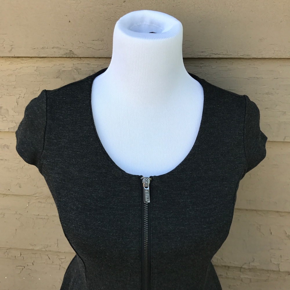 ☀️☀️☀️ 4/$20 Designer! Kirna Zebete for Target front zip dress! - Picture 4 of 7